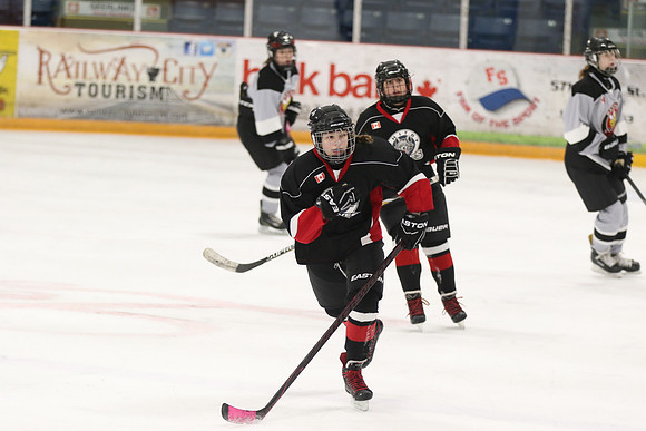 20181208-12034_am 11.00 JoeS [BHL R] Whitby BlackHawks vs Oakville Hornets
