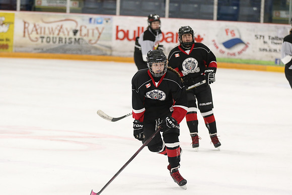 20181208-12035_am 11.00 JoeS [BHL R] Whitby BlackHawks vs Oakville Hornets