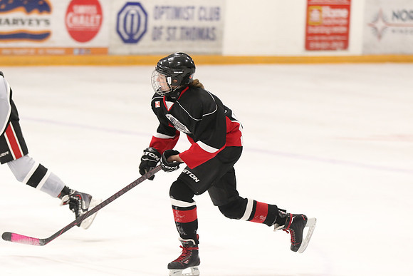 20181208-12132_am 11.00 JoeS [BHL R] Whitby BlackHawks vs Oakville Hornets