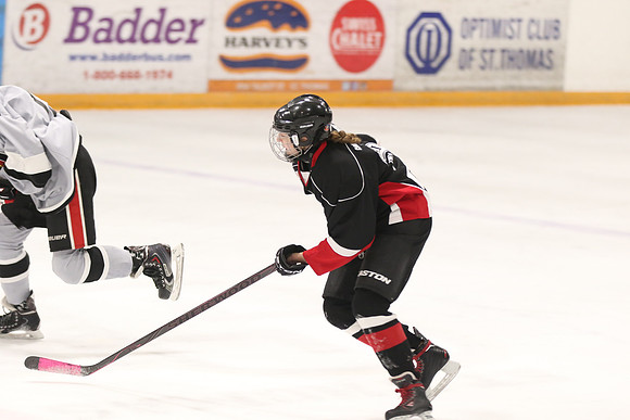 20181208-12133_am 11.00 JoeS [BHL R] Whitby BlackHawks vs Oakville Hornets