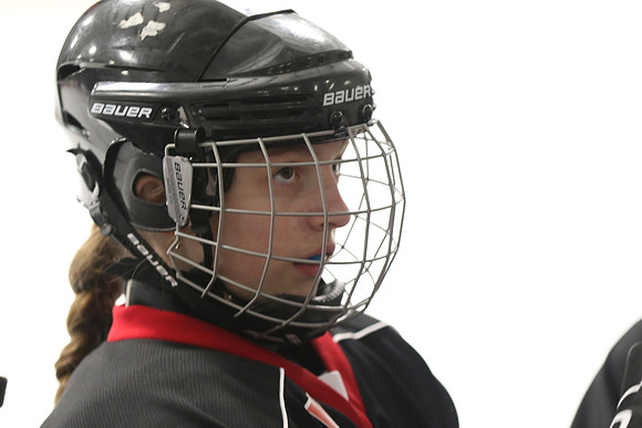 20181209-19832_am 10.00 JoeS [BHL R] Whitby BlackHawks vs  vs London Devilettes Team 2