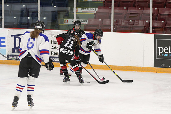 20181209-19936_am 10.00 JoeS [BHL R] Whitby BlackHawks vs  vs London Devilettes Team 2