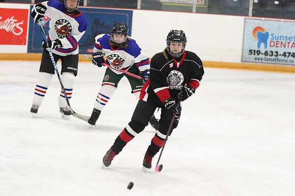 20181209-19954_am 10.00 JoeS [BHL R] Whitby BlackHawks vs  vs London Devilettes Team 2