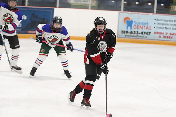 20181209-19956_am 10.00 JoeS [BHL R] Whitby BlackHawks vs  vs London Devilettes Team 2