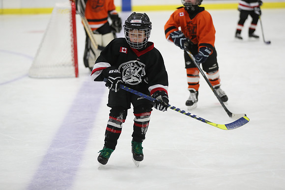 20191228-6729_am 08.00 Fern [Min Novie] Minor Novice Blackhawks vs Minor Novice Flyers