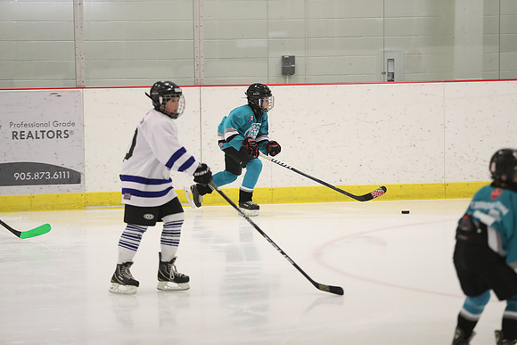 20191227-4680_pm 04.50 TRANS [Pee Blue] Peewee Blue Sharks vs Peewee White Leafs